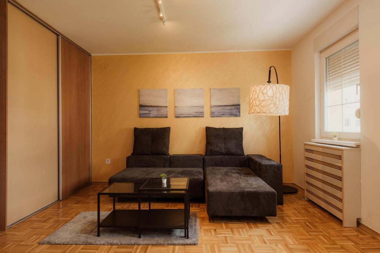 Mb Apartments Нови Сад Екстериор снимка