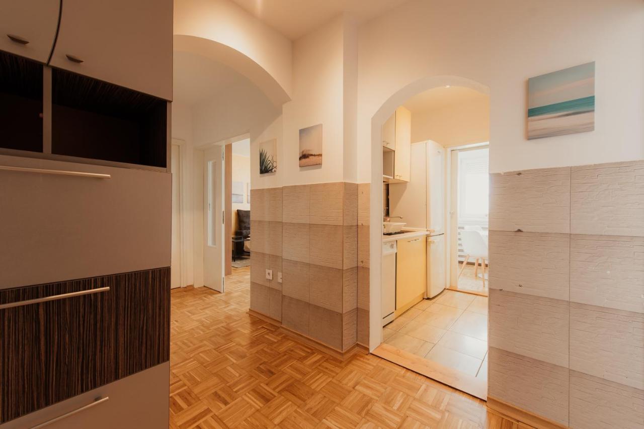 Mb Apartments Нови Сад Екстериор снимка